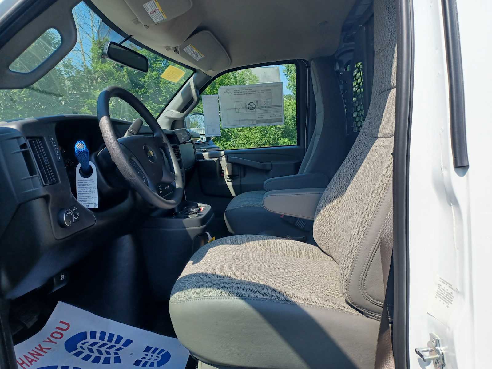 2025-Chevrolet-Express-stock-A25699-6 2025-Chevrolet-Express-stock-A25699-6