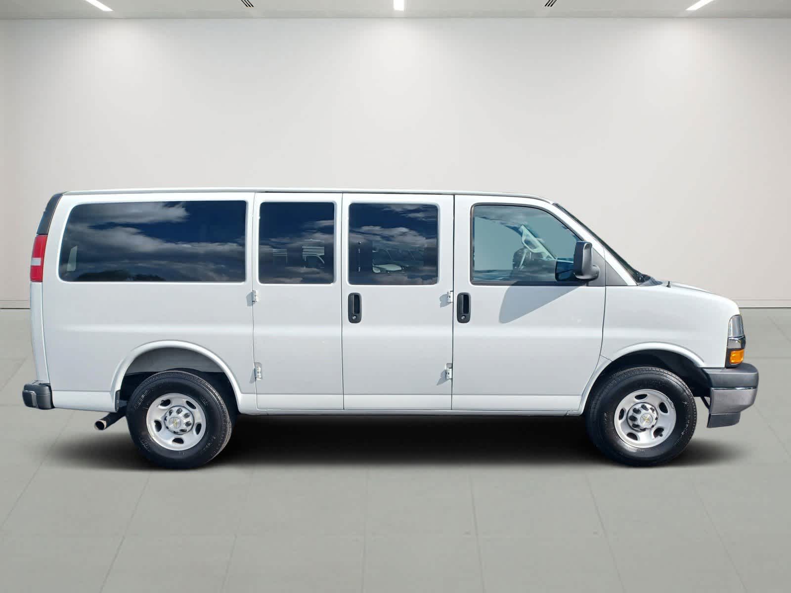 2025-Chevrolet-Express-stock-U3439-2 2025-Chevrolet-Express-stock-U3439-2
