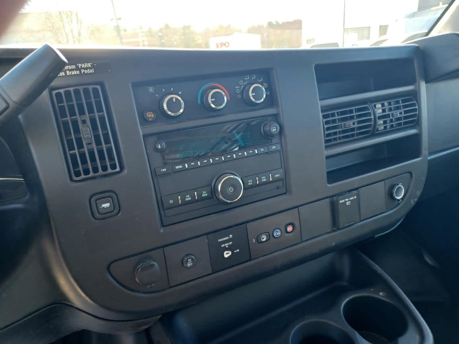 2022-GMC-Savana-stock-U3160-6 2022-GMC-Savana-stock-U3160-6