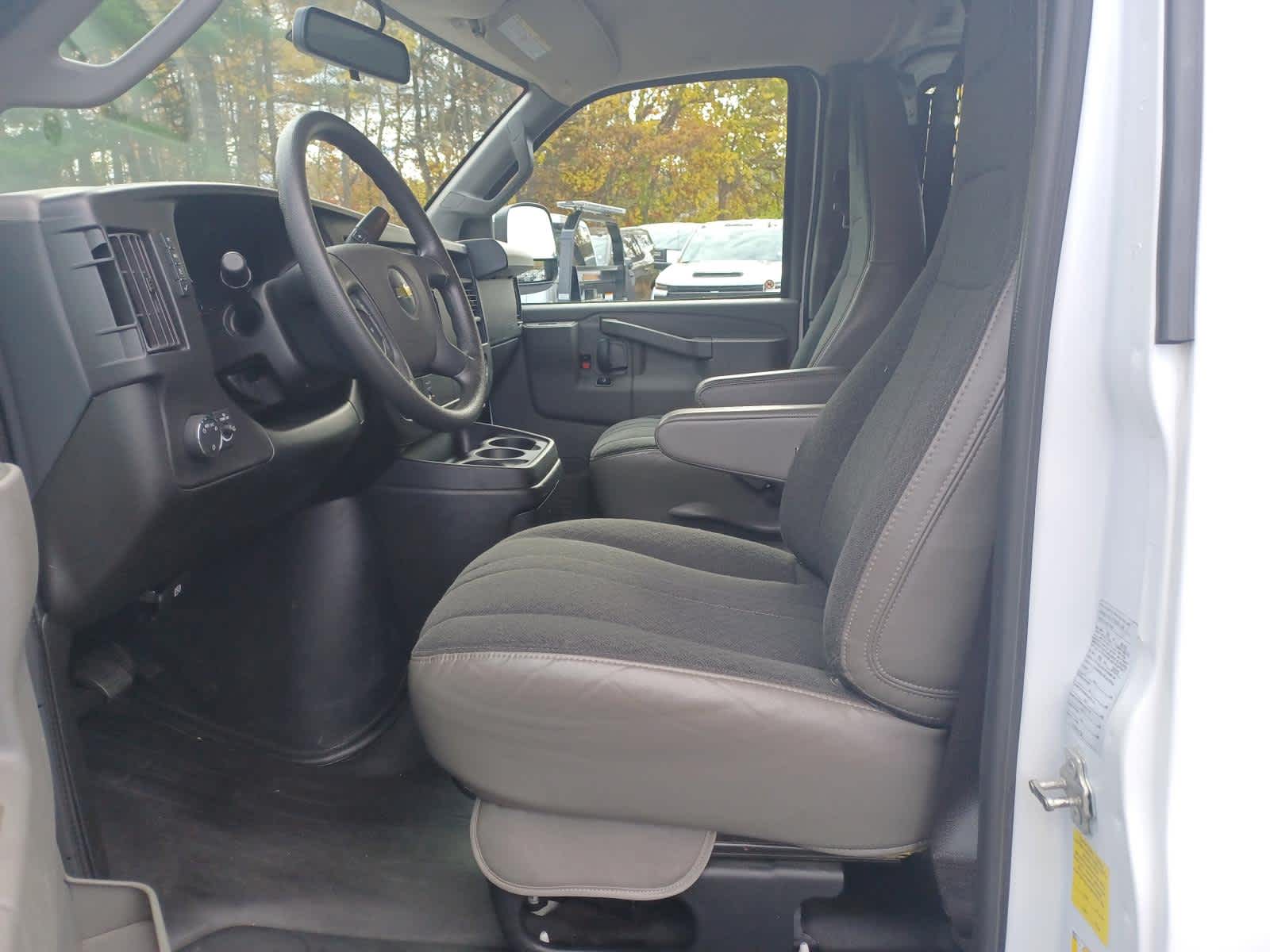 2023-Chevrolet-Express-stock-U3467-6 2023-Chevrolet-Express-stock-U3467-6