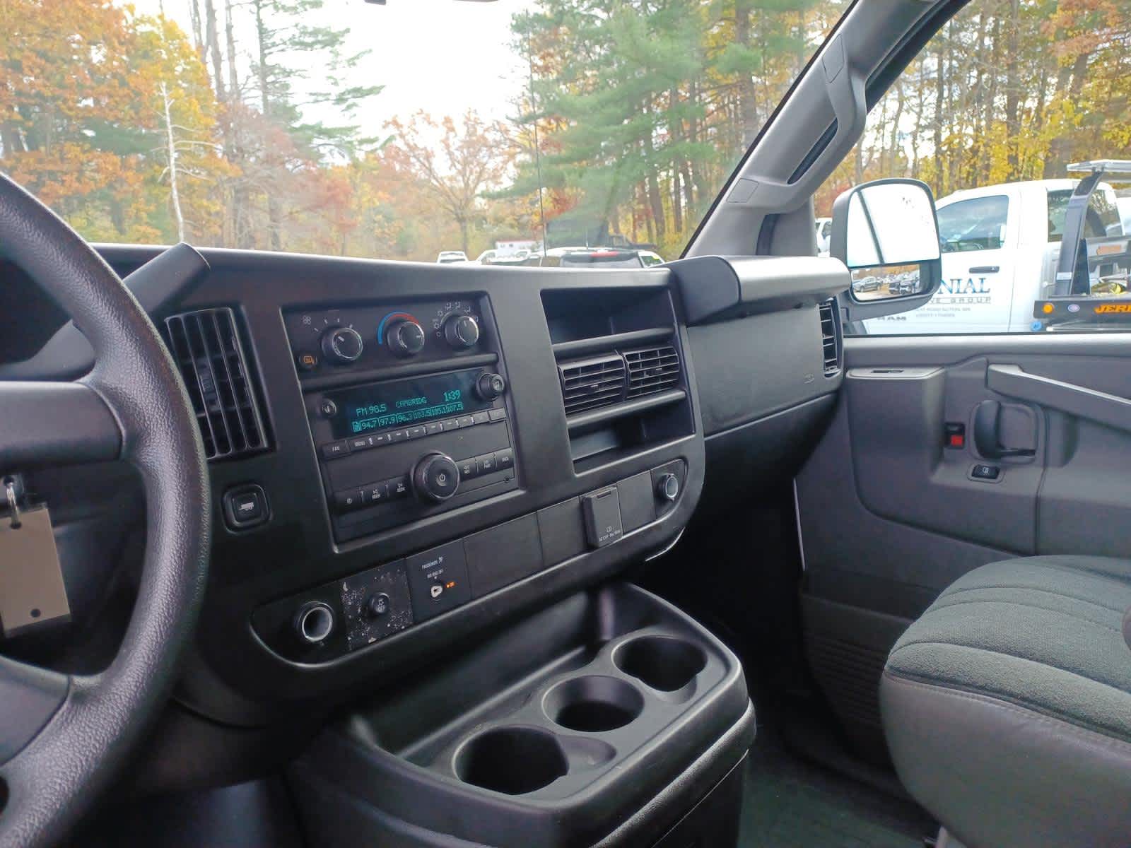 2023-Chevrolet-Express-stock-U3467-8 2023-Chevrolet-Express-stock-U3467-8