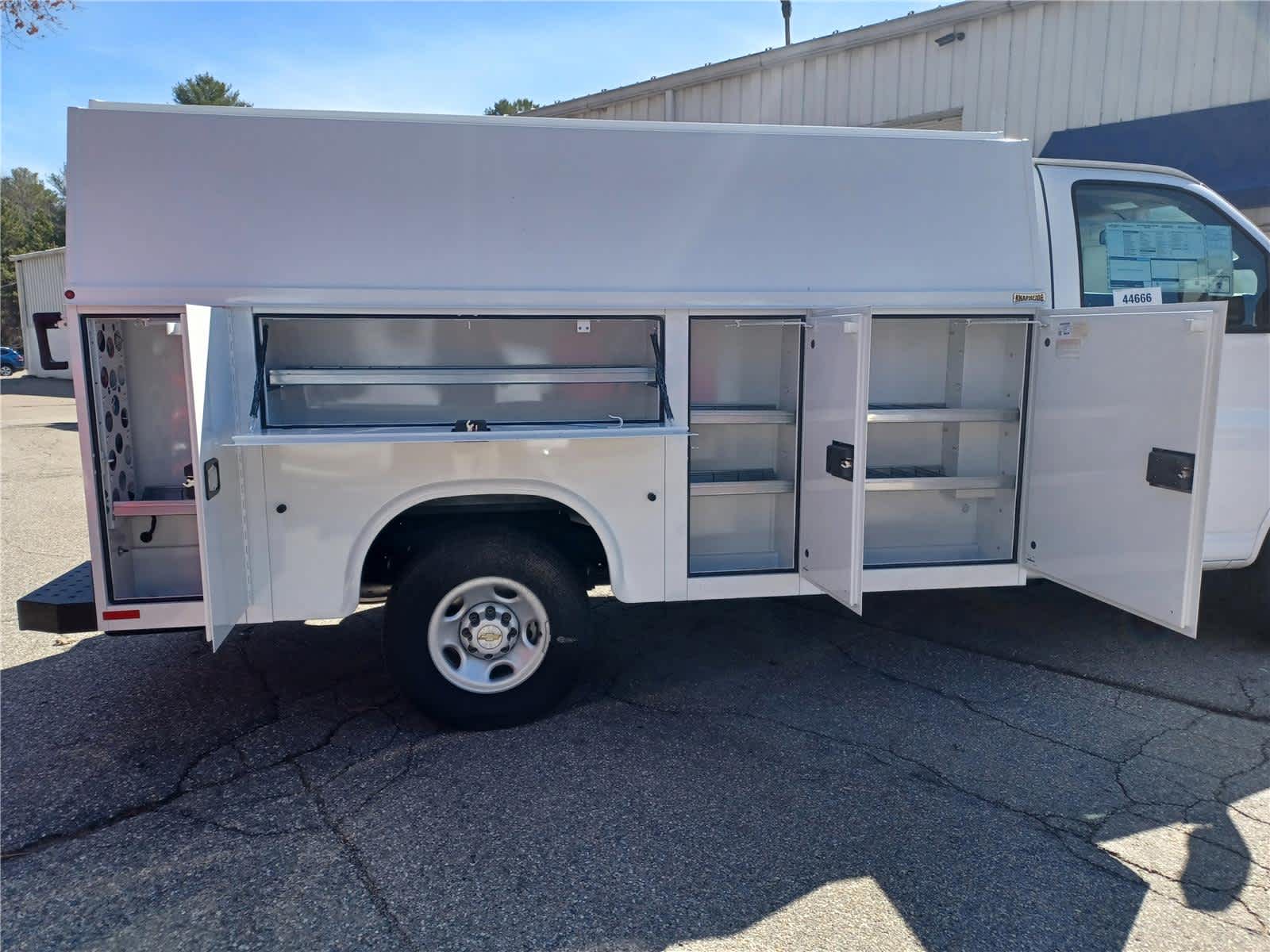 2024-Chevrolet-Express-stock-A24798-7 2024-Chevrolet-Express-stock-A24798-7