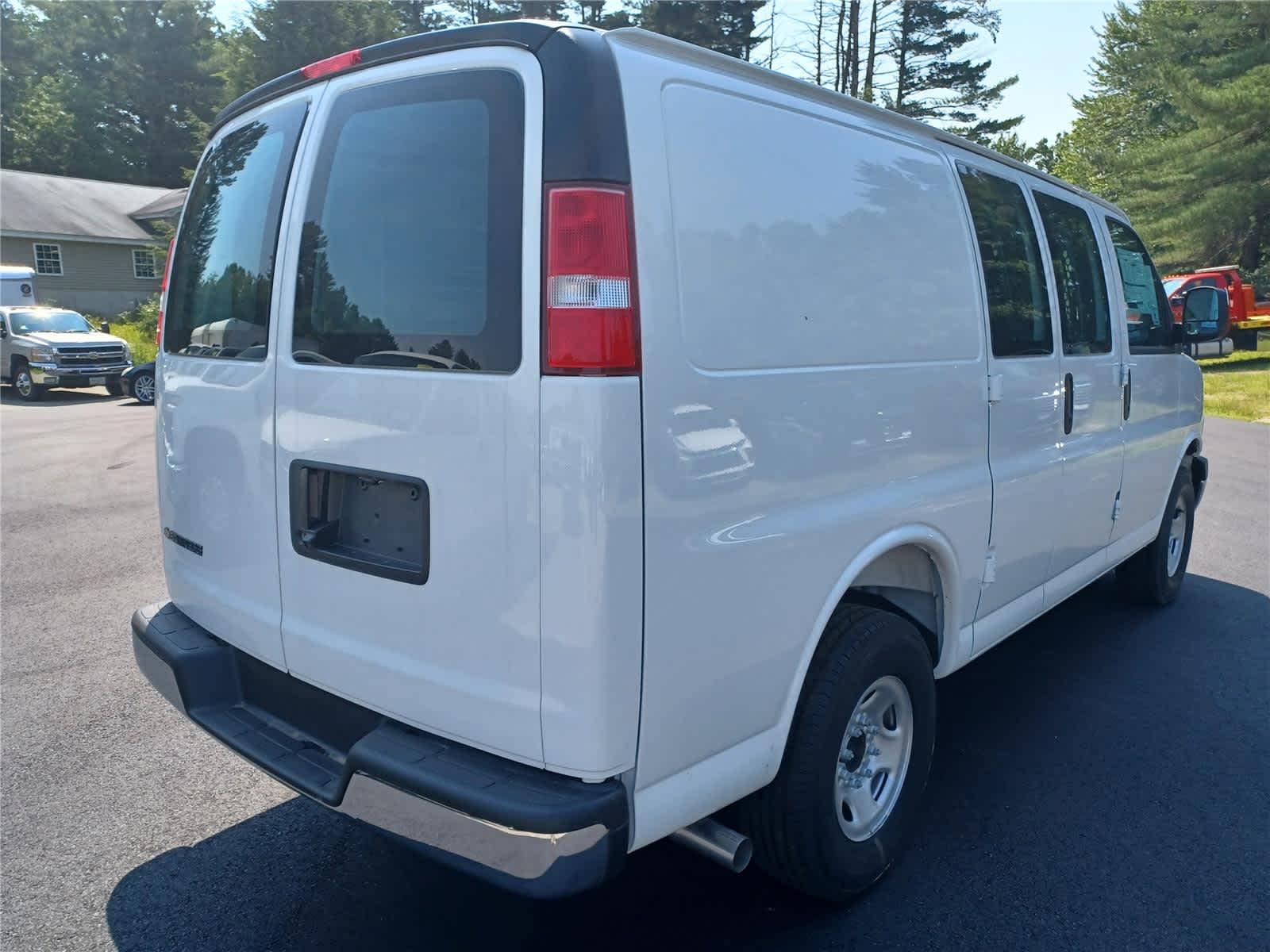 2025-Chevrolet-Express-stock-A25751-5 2025-Chevrolet-Express-stock-A25751-5