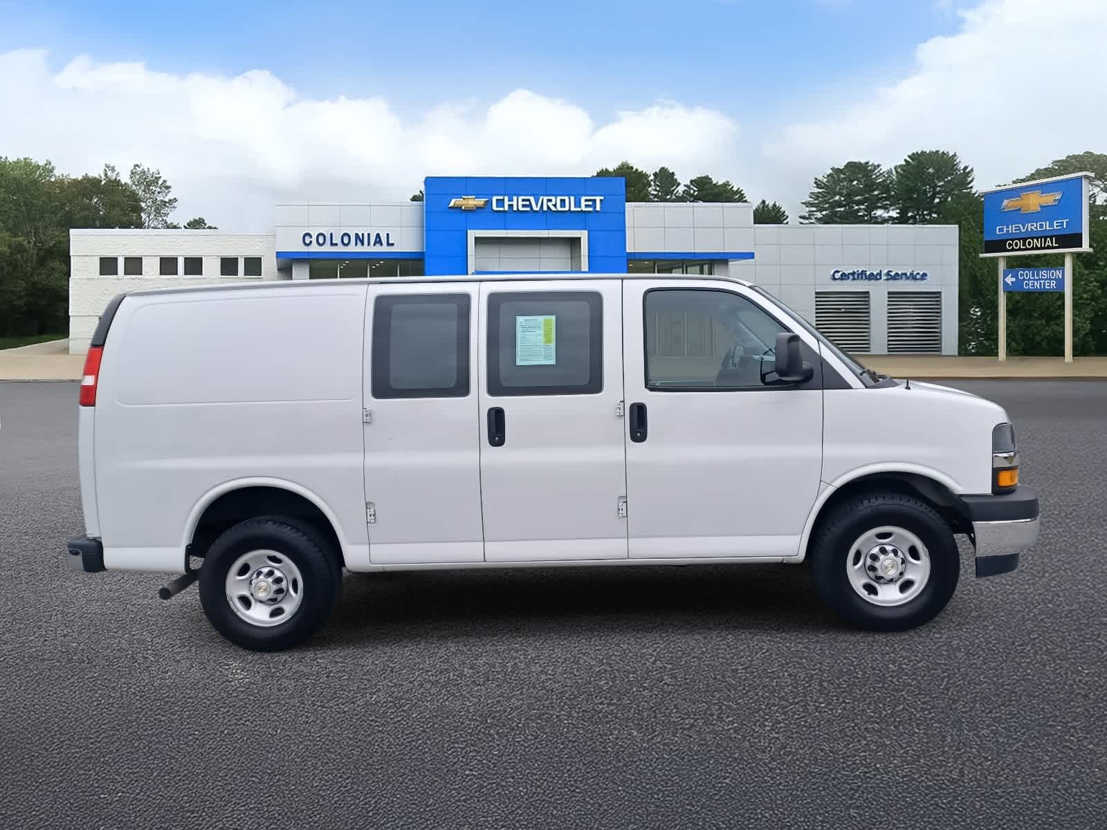 2022-Chevrolet-Express-Cargo-Van-stock-U3466-2 2022-Chevrolet-Express-Cargo-Van-stock-U3466-2