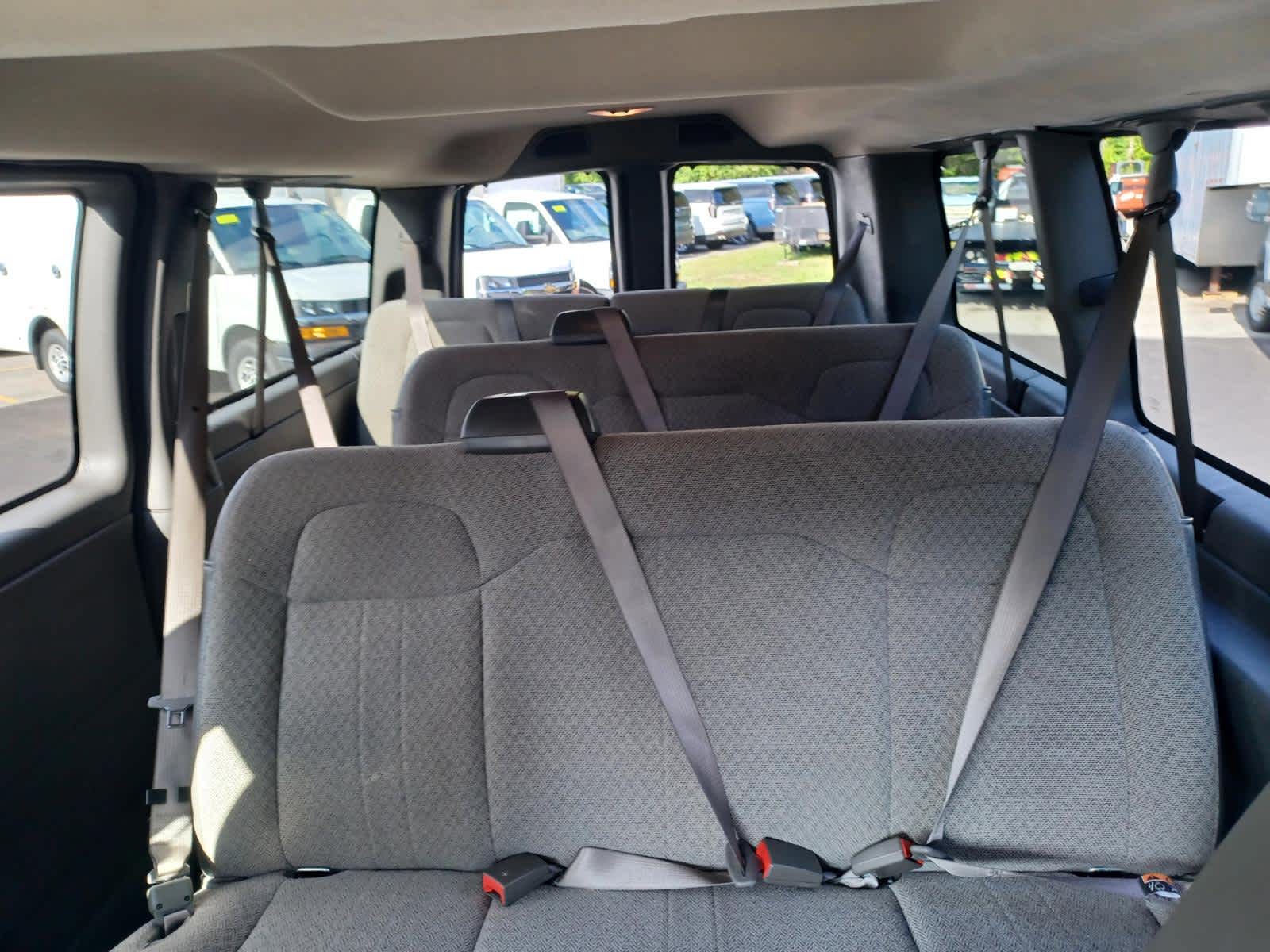 2025-Chevrolet-Express-Passenger-stock-U3439-8 2025-Chevrolet-Express-Passenger-stock-U3439-8