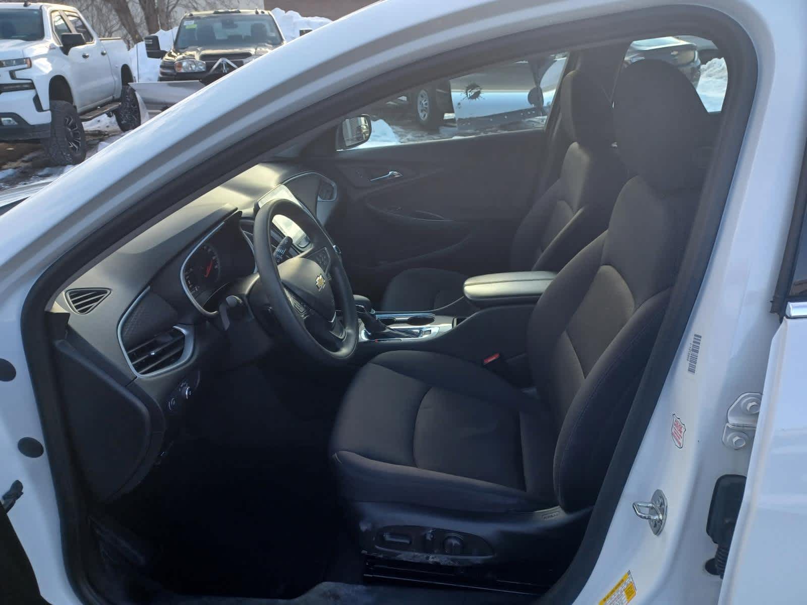 2023-Chevrolet-Malibu-stock-U3522-5 2023-Chevrolet-Malibu-stock-U3522-5