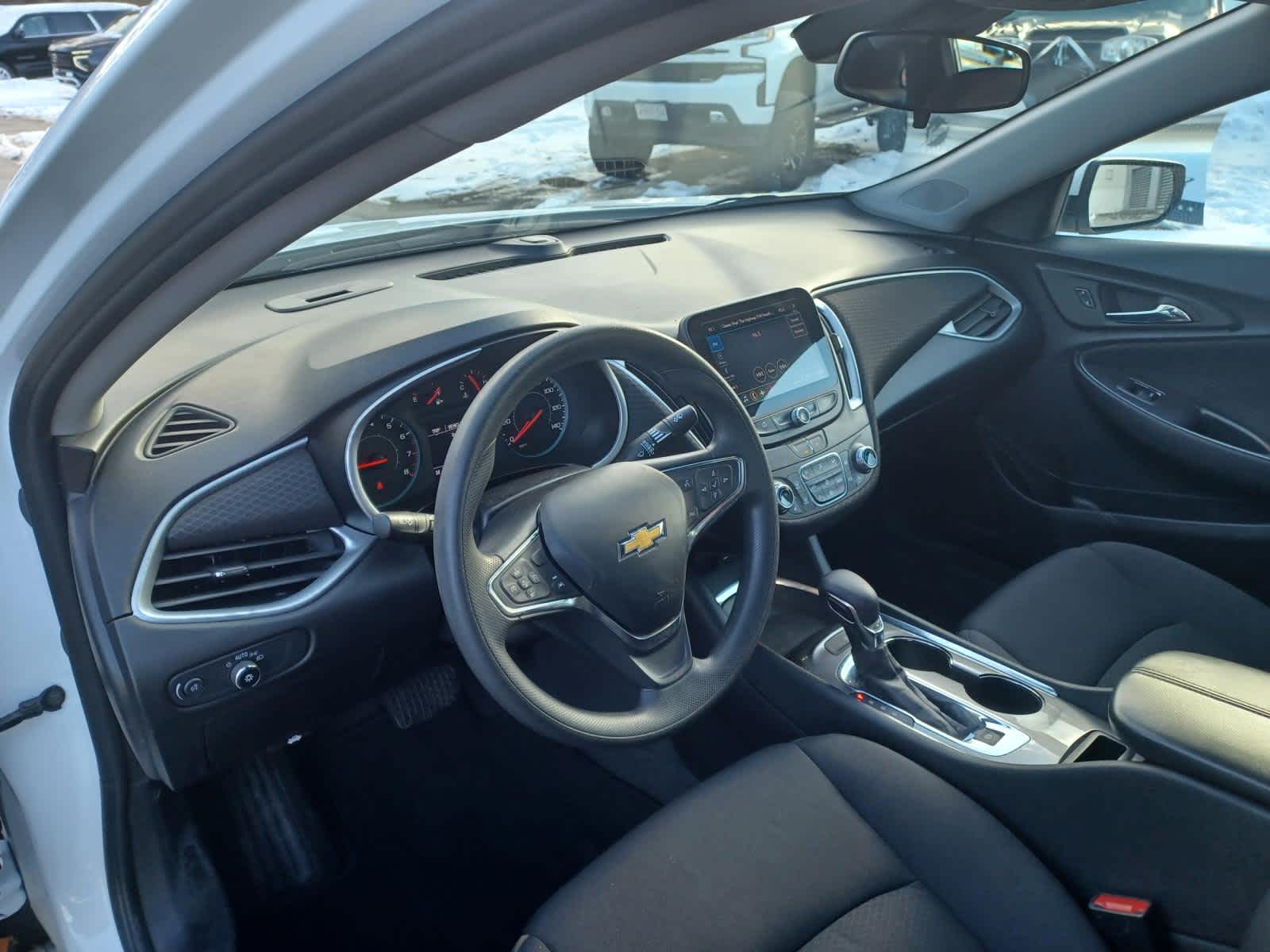 2023-Chevrolet-Malibu-stock-U3522-6 2023-Chevrolet-Malibu-stock-U3522-6