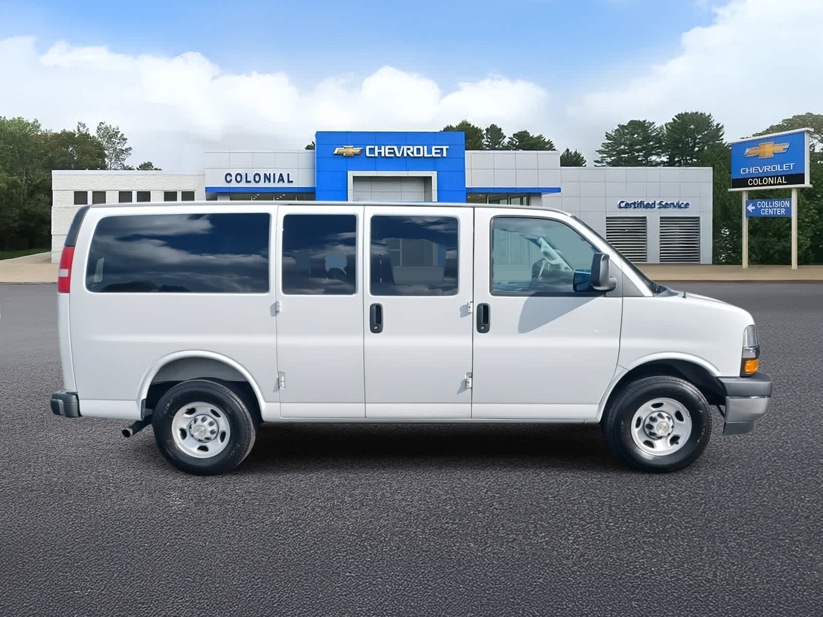 2025-Chevrolet-Express-Passenger-stock-U3439-2 2025-Chevrolet-Express-Passenger-stock-U3439-2
