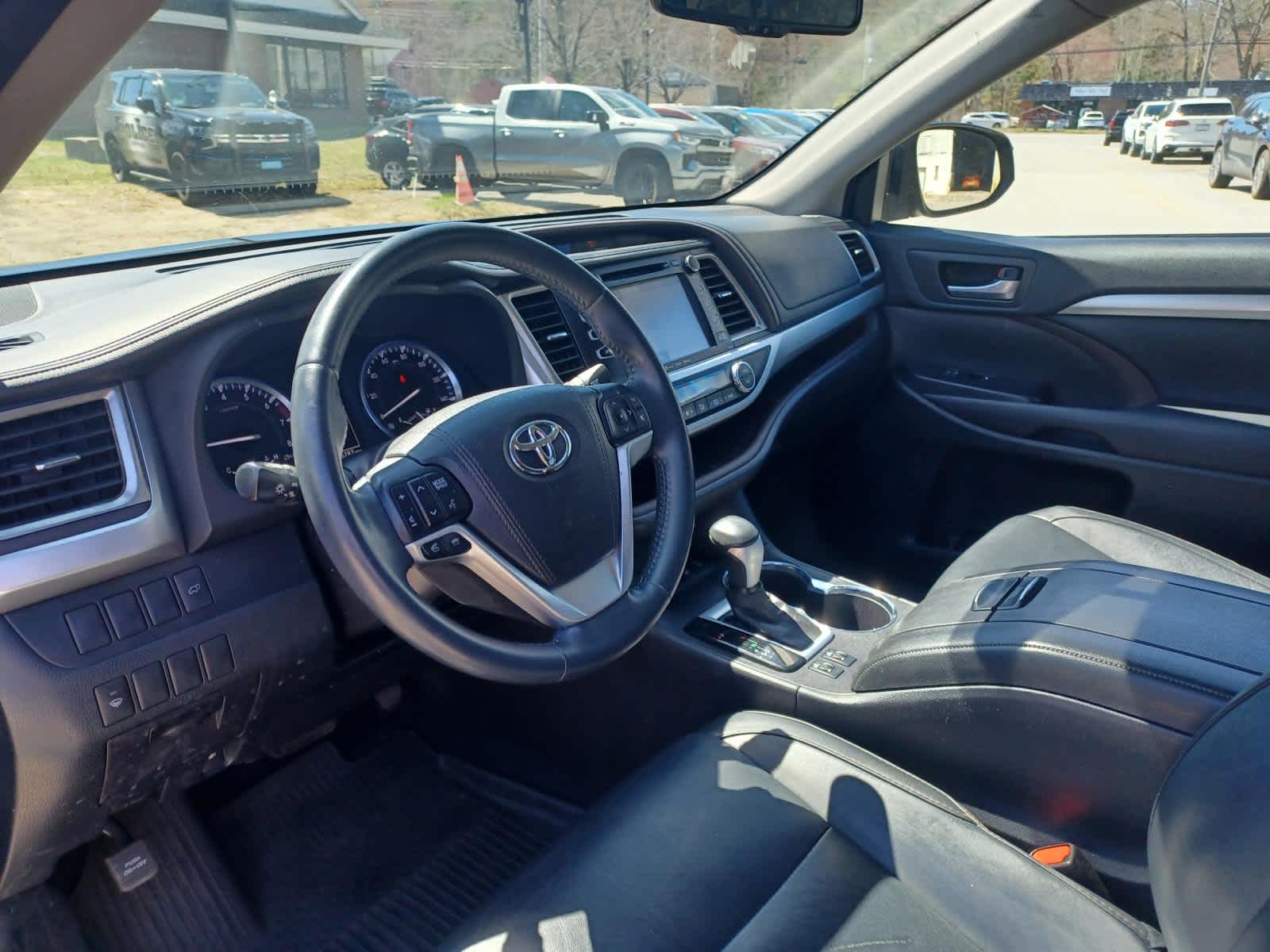 2016-Toyota-Highlander-stock-U3422A-7 2016-Toyota-Highlander-stock-U3422A-7