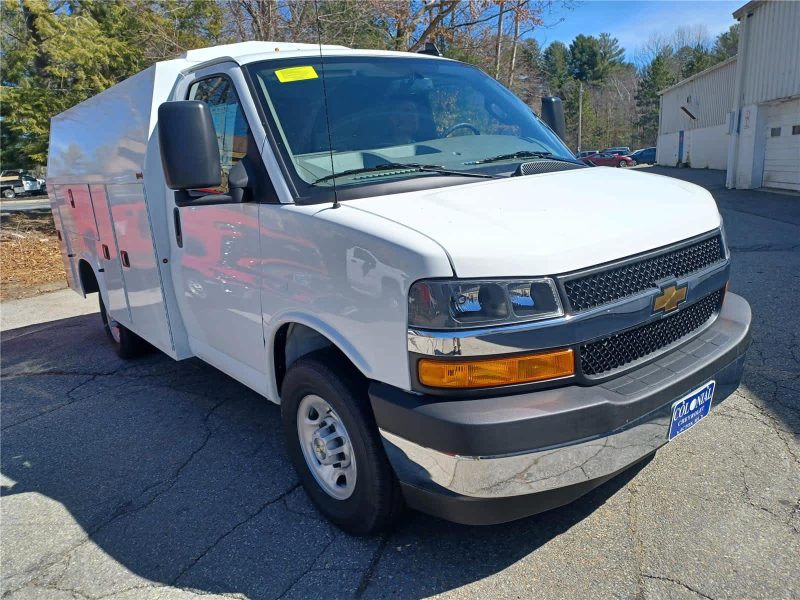 2024 Chevrolet Express Commercial Cutaway