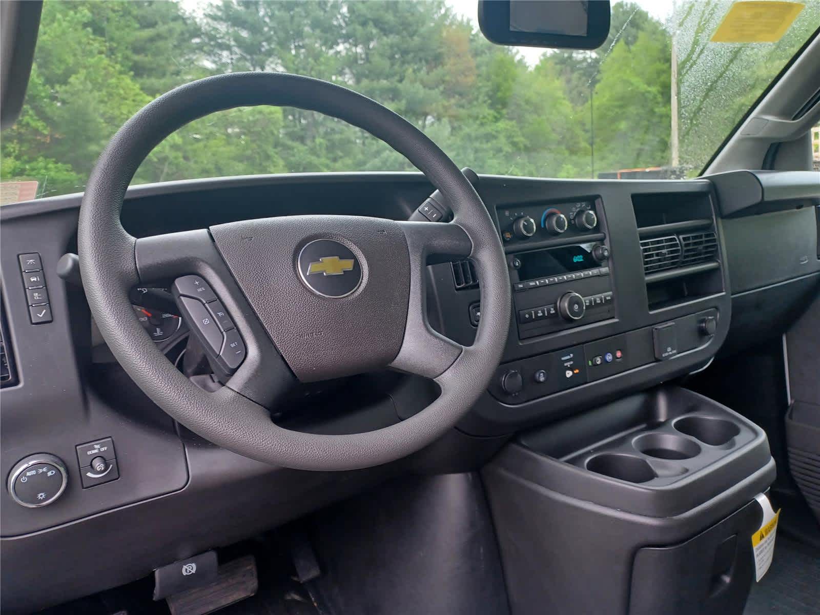 2024-Chevrolet-Express-Commercial-Cutaway-stock-A24806-7 2024-Chevrolet-Express-Commercial-Cutaway-stock-A24806-7