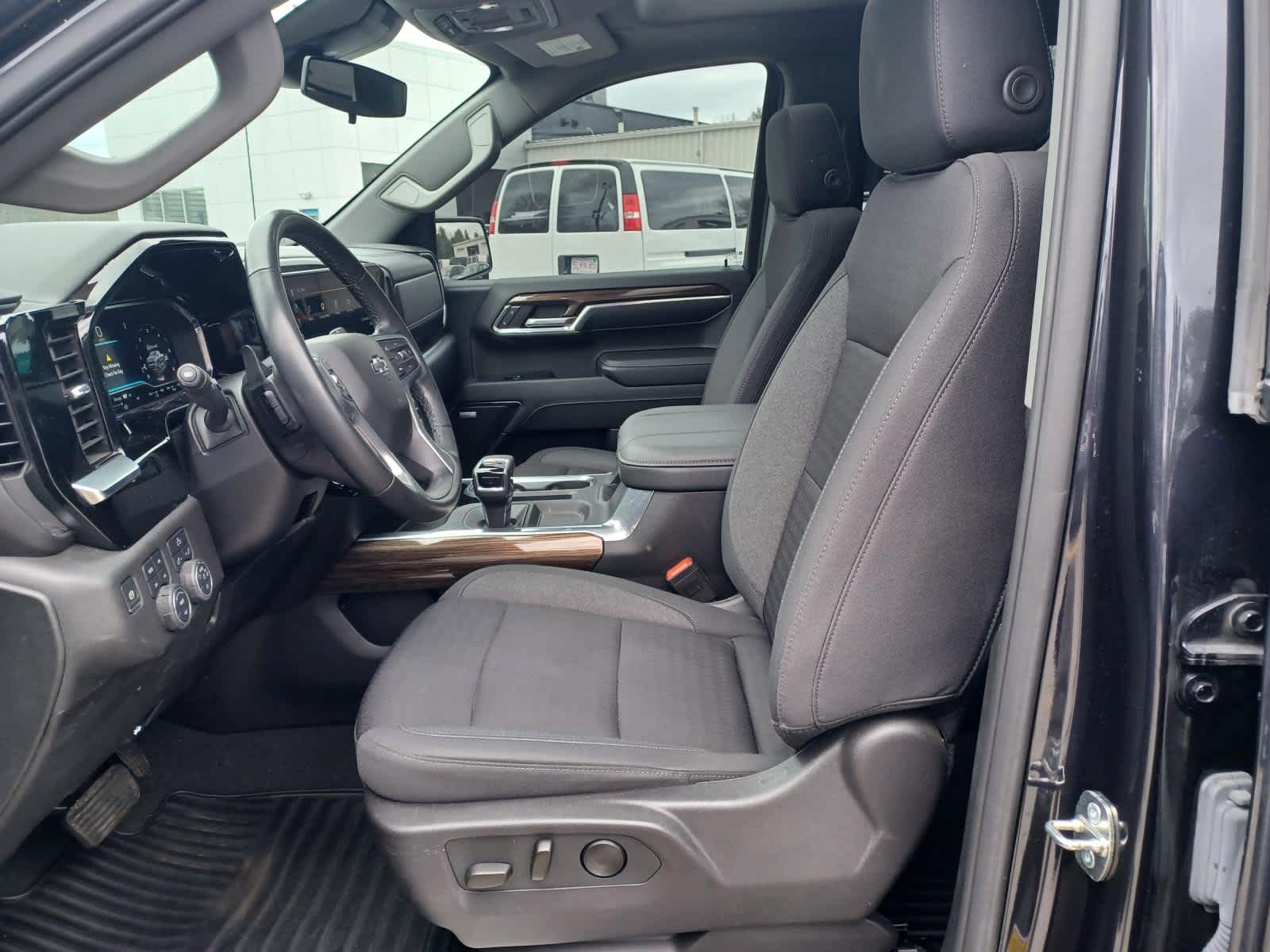 2024-Chevrolet-Silverado-1500-stock-A26643A-6 2024-Chevrolet-Silverado-1500-stock-A26643A-6