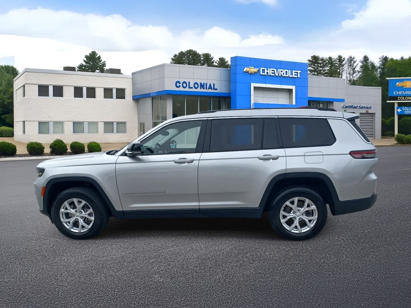 2023-Jeep-Grand-Cherokee-L-stock-U3573-5 2023-Jeep-Grand-Cherokee-L-stock-U3573-5