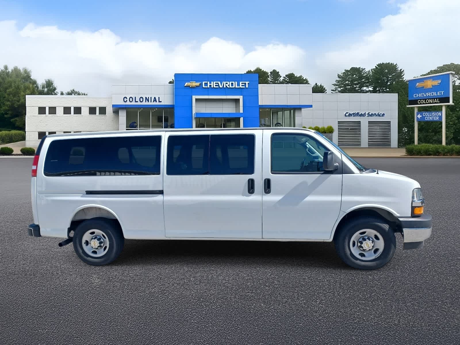 2025-Chevrolet-Express-Passenger-stock-U3653-2 2025-Chevrolet-Express-Passenger-stock-U3653-2
