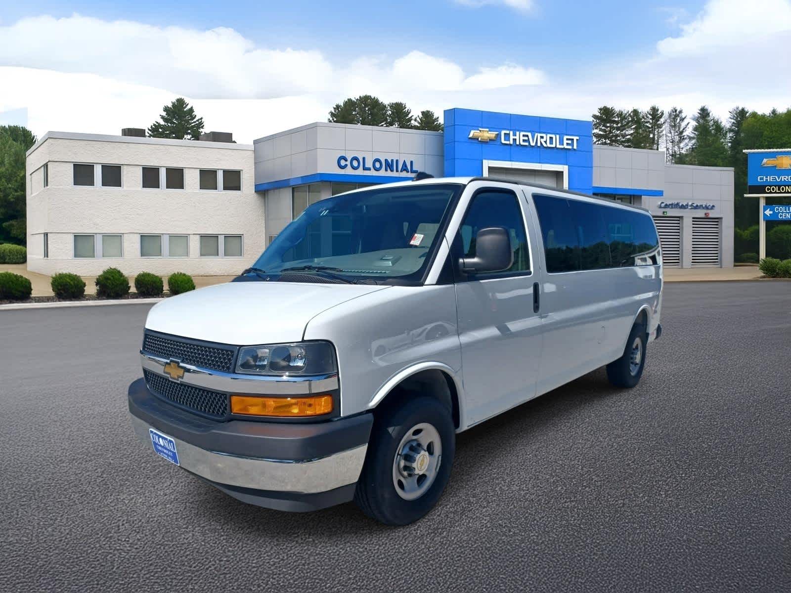 2025 Chevrolet Express Passenger 2025 Chevrolet Express Passenger
